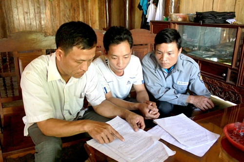 Bà con nhiều lần kiến nghị sự bất cập này lên các cơ quan chức năng nhưng đến nay vẫn chưa được giải quyết Bà con nhiều lần kiến nghị sự bất cập này lên các cơ quan chức năng nhưng đến nay vẫn chưa được giải quyết