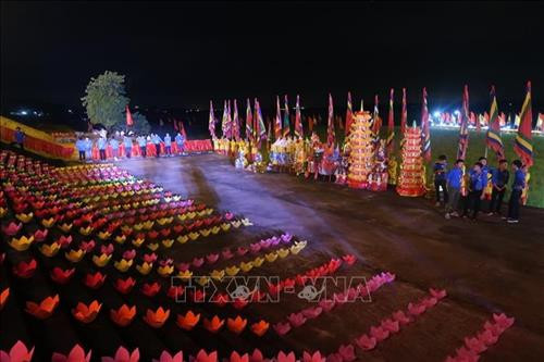 Chuẩn bị cho lễ cầu an. Ảnh: Hiền Anh-TTXVN Chuẩn bị cho lễ cầu an. Ảnh: Hiền Anh-TTXVN