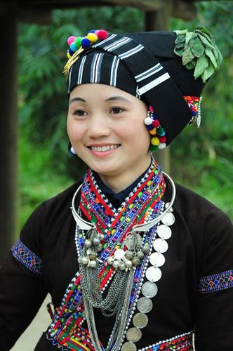 Vẻ đẹp của thiếu nữ người Lự (Ảnh: TL) Vẻ đẹp của thiếu nữ người Lự (Ảnh: TL)