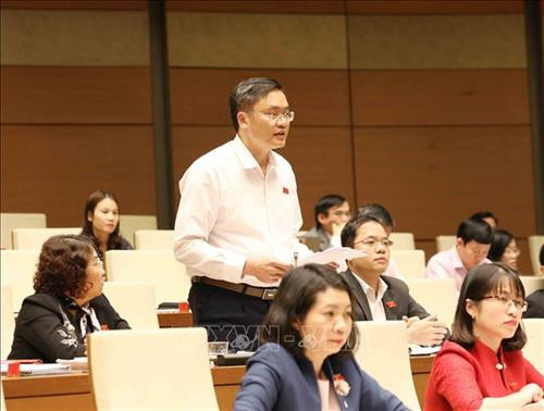 Đại biểu Quốc hội tỉnh Sơn La Quàng Văn Hương phát biểu. Ảnh: Phương Hoa - TTXVN Đại biểu Quốc hội tỉnh Sơn La Quàng Văn Hương phát biểu. Ảnh: Phương Hoa - TTXVN