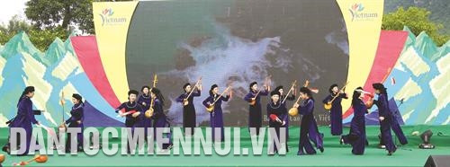 Hát Then, đàn Tính là di sản văn hóa độc đáo của đồng bào dân tộc Tày ở huyện Trùng Khánh.