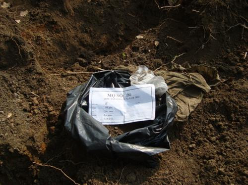 Hài cốt liệt sĩ được tìm kiếm, quy tập trên vùng đất bạn Campuchia. Ảnh: Dương Chí Tưởng - TTXVN