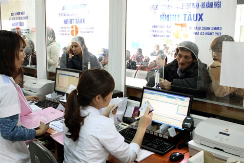 Bệnh viện Hữu nghị Đa khoa Nghệ An là bệnh viện hạng I có 1.600 giường bệnh/45 khoa nhận chuyển giao từ các bệnh viện tuyến trung ương, làm chủ nhiều kỹ thuật cao trong chẩn đoán và điều trị bệnh, trong đó 50% bệnh nhân có thẻ Bảo hiểm Y tế. Ảnh: Dương Ngọc – TTXVN Bệnh viện Hữu nghị Đa khoa Nghệ An là bệnh viện hạng I có 1.600 giường bệnh/45 khoa nhận chuyển giao từ các bệnh viện tuyến trung ương, làm chủ nhiều kỹ thuật cao trong chẩn đoán và điều trị bệnh, trong đó 50% bệnh nhân có thẻ Bảo hiểm Y tế. Ảnh: Dương Ngọc – TTXVN