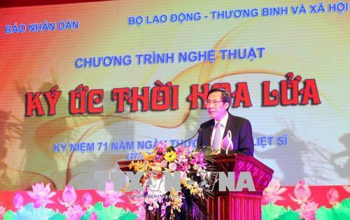 Đồng chí Thuận Hữu, Ủy viên Trung ương Đảng, Phó Trưởng Ban Tuyên giáo Trung ương, Tổng biên tập Báo Nhân dân phát biểu tại chương trình. Ảnh: Anh Tuấn – TTXVN Đồng chí Thuận Hữu, Ủy viên Trung ương Đảng, Phó Trưởng Ban Tuyên giáo Trung ương, Tổng biên tập Báo Nhân dân phát biểu tại chương trình. Ảnh: Anh Tuấn – TTXVN