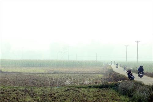 Sương mù làm ảnh hưởng đến tầm nhìn của người tham gia giao thông. Ảnh: Phan Tuấn Anh - TTXVN Sương mù làm ảnh hưởng đến tầm nhìn của người tham gia giao thông. Ảnh: Phan Tuấn Anh - TTXVN