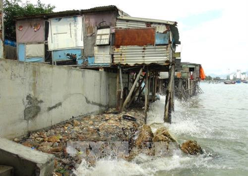 Kè bờ chống biển xâm thực ở phường Vĩnh Nguyên, thành phố Nha Trang. Ảnh: Nguyên Lý Kè bờ chống biển xâm thực ở phường Vĩnh Nguyên, thành phố Nha Trang. Ảnh: Nguyên Lý