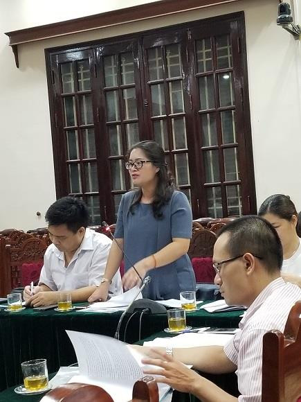 Bà Trần Thị Bích Huyền, Phó Vụ trưởng Vụ Dân tộc - Bộ Văn hóa, Thể thao và Du lịch phát biểu đóng góp ý kiến cho Đề án Bà Trần Thị Bích Huyền, Phó Vụ trưởng Vụ Dân tộc - Bộ Văn hóa, Thể thao và Du lịch phát biểu đóng góp ý kiến cho Đề án