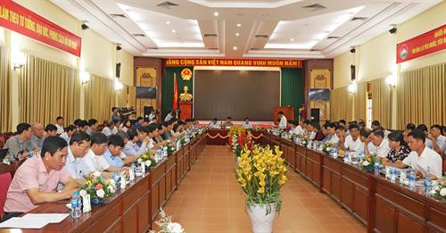 Toàn cảnh buổi làm việc.