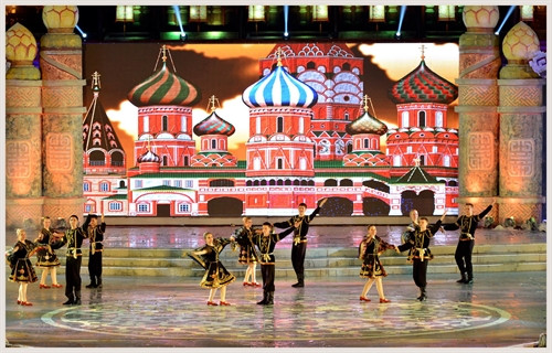 Biểu diễn của đoàn nghệ thuật Nga tại Festival Huế 2016. Ảnh: Thanh Hà- TTXVN Biểu diễn của đoàn nghệ thuật Nga tại Festival Huế 2016. Ảnh: Thanh Hà- TTXVN