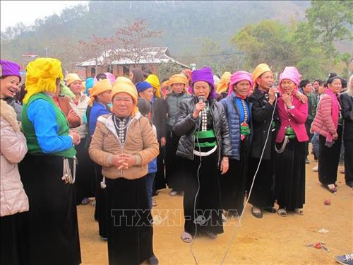 Đồng bào dân tộc Thái vùng Mường Lò nô lức chảy hội rằm Tháng Giêng. Ảnh: Việt Dũng - TTXVN Đồng bào dân tộc Thái vùng Mường Lò nô lức chảy hội rằm Tháng Giêng. Ảnh: Việt Dũng - TTXVN