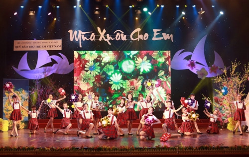 Một tiết mục do các em thiếu nhi Hà Nội biểu diễn tại Chương trình giao lưu nghệ thuật “Mùa xuân cho em” . Ảnh: Anh Tuấn- TTXVN Một tiết mục do các em thiếu nhi Hà Nội biểu diễn tại Chương trình giao lưu nghệ thuật “Mùa xuân cho em” . Ảnh: Anh Tuấn- TTXVN