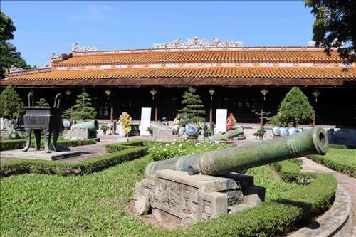 Không gian trưng bày ngoài trời của Bảo tàng Cổ vật Cung đình Huế. Ảnh: Đỗ Trưởng - TTXVN