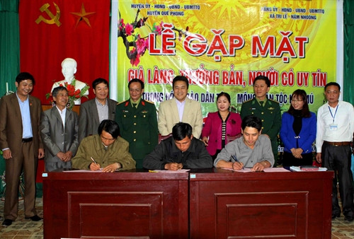 Các trưởng bản ký cam kết không trồng cây thuốc phiện, không tham gia buôn bán vận chuyển ma túy, không di cư tự do…