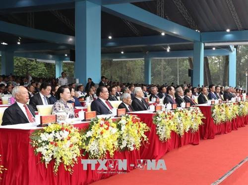 Các đồng chí lãnh đạo, nguyên lãnh đạo Đảng, Nhà nước và các đại biểu dự Lễ kỷ niệm. Ảnh: Trí Dũng - TTXVN