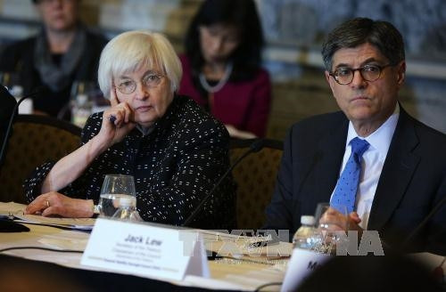Ảnh (tư liệu): Bộ trưởng Tài chính Mỹ Jacob Lew (phải) và Chủ tịch Cục Dự trữ liên bang Janet Yellen tại cuộc họp của Bộ Tài chính Mỹ ở Washington DC., ngày 2/11/2015. AFP/TTXVN