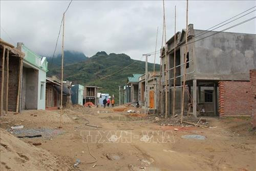 Những ngôi nhà mới của người dân vùng lũ huyện Văn Chấn (Yên Bái). Ảnh: Đỗ Tuấn Anh - TTXVN