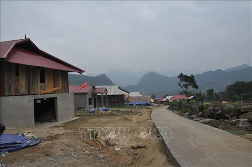 Khu tái định cư mới của 50 hộ dân vùng lũ Phong Dụ Thượng, huyện Văn Yên. Ảnh: Đỗ Tuấn Anh - TTXVN