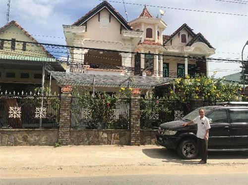 Cơ ngơi bạc tỷ của lão nông Phạm Ngọc Thành, ở thôn Hòa Thạch, xã Đại Quang, Đại Lộc, Quảng Nam. Ảnh: danviet.vn Cơ ngơi bạc tỷ của lão nông Phạm Ngọc Thành, ở thôn Hòa Thạch, xã Đại Quang, Đại Lộc, Quảng Nam. Ảnh: danviet.vn