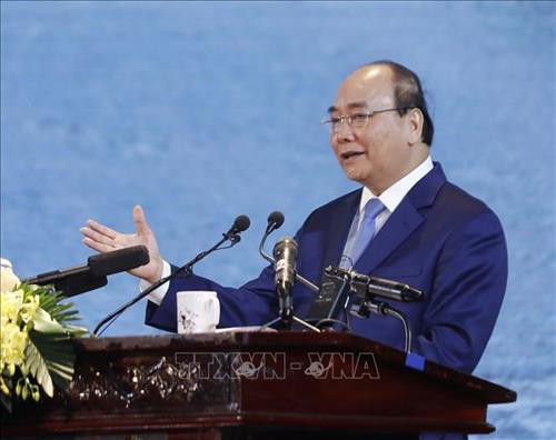 Thủ tướng Nguyễn Xuân Phúc phát biểu chỉ đạo tại hội nghị. Ảnh: Thống Nhất – TTXVN Thủ tướng Nguyễn Xuân Phúc phát biểu chỉ đạo tại hội nghị. Ảnh: Thống Nhất – TTXVN