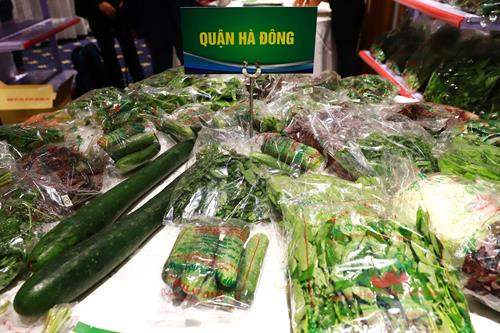 Một số sản phẩm nông sản thực phẩm tiểu biểu của Hà Nội được trưng bày tại hội nghị.