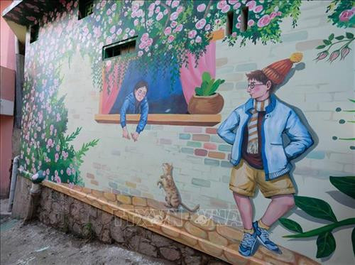 Tác phẩm nghệ thuật tại không gian Dốc Nhà Làng. Ảnh: Đặng Tuấn - TTXVN Tác phẩm nghệ thuật tại không gian Dốc Nhà Làng. Ảnh: Đặng Tuấn - TTXVN