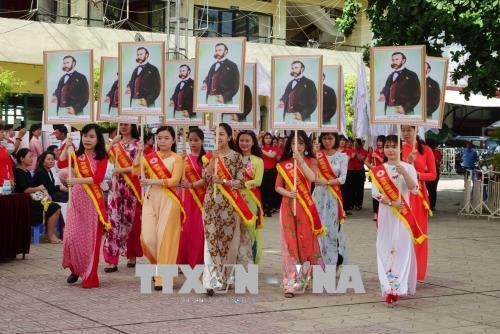 Diễu hành biểu dương lực lượng tại lễ kỷ niệm. Ảnh:Thế Anh-TTXVN