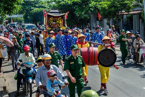 Nghi thức Nghinh Ông trên biển và đón đoàn Nghinh Ông về Lăng Ông Thủy tướng. Ảnh: Kiều Anh Dũng Nghi thức Nghinh Ông trên biển và đón đoàn Nghinh Ông về Lăng Ông Thủy tướng. Ảnh: Kiều Anh Dũng