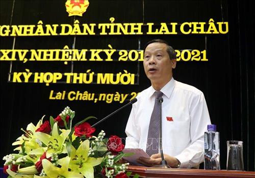 Chủ tịch Hội đồng nhân dân tỉnh Lai Châu Vũ Văn Hoàn phát biểu khai mạc kỳ họp. Ảnh: Quý Trung – TTXVN Chủ tịch Hội đồng nhân dân tỉnh Lai Châu Vũ Văn Hoàn phát biểu khai mạc kỳ họp. Ảnh: Quý Trung – TTXVN