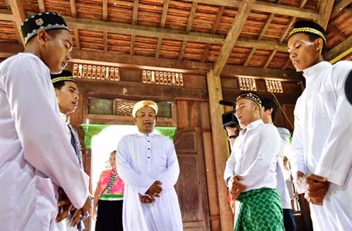 Lễ Kuột san của đồng bào Chăm (An Giang).