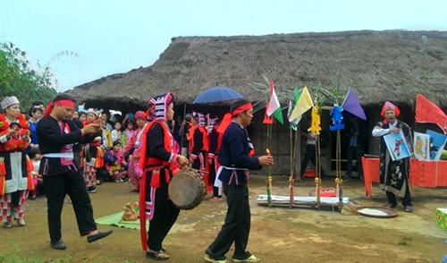 Nghi lễ rước đèn. Nghi lễ rước đèn.