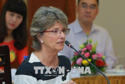 Bà Maria Jesus Figa Lopez - Palop Đại sứ Đặc mệnh Toàn quyền Vương quốc Tây Ban Nha tại Việt Nam phát biểu tại đại hội. Ảnh: Dương Giang – TTXVN Bà Maria Jesus Figa Lopez - Palop Đại sứ Đặc mệnh Toàn quyền Vương quốc Tây Ban Nha tại Việt Nam phát biểu tại đại hội. Ảnh: Dương Giang – TTXVN