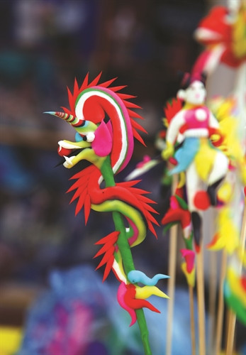 Tò he, sản phẩm thủ công truyền thống của làng nghề tò he Xuân La