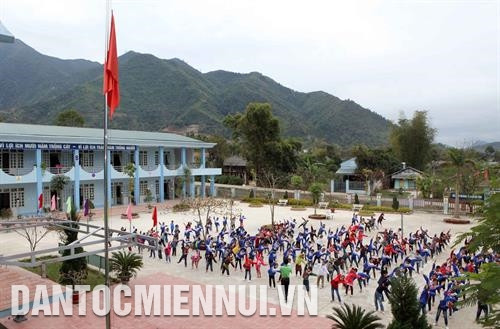Trường tiểu học xã Phúc Than, huyện Than Uyên được xây dựng kiên cố, khang trang. Ảnh: Minh Anh