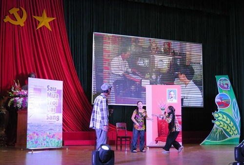 Tiểu phẩm tham gia dự thi. Ảnh: Đỗ Trưởng- TTXVN Tiểu phẩm tham gia dự thi. Ảnh: Đỗ Trưởng- TTXVN