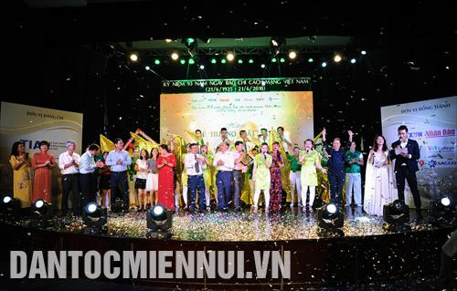 Các đơn vị tham gia tại chương trình Giao lưu văn nghệ chủ đề “Hát về quê hương đất nước” lần 5 năm 2018. Ảnh: An Hiếu