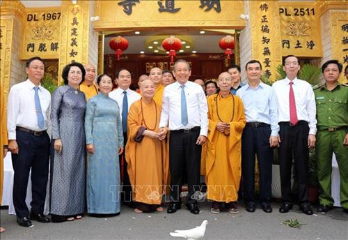 Ủy viên Bộ Chính trị, Phó Thủ tướng Thường trực Chính phủTrương Hòa Bình chúc mừng Hòa thượng Thích Thiện Nhơn, Chủ tịch Hội đồng Trị sự Giáo hội Phật giáo Việt Nam nhân Đại lễ Phật đản 2019 tại Chùa Minh Đạo. Ảnh: Xuân Khu-TTXVN Ủy viên Bộ Chính trị, Phó Thủ tướng Thường trực Chính phủTrương Hòa Bình chúc mừng Hòa thượng Thích Thiện Nhơn, Chủ tịch Hội đồng Trị sự Giáo hội Phật giáo Việt Nam nhân Đại lễ Phật đản 2019 tại Chùa Minh Đạo. Ảnh: Xuân Khu-TTXVN