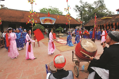 Hội làng Chuông phần nào tái hiện được những nét văn hóa đặc trưng và lâu đời của vùng quê Bắc Bộ
