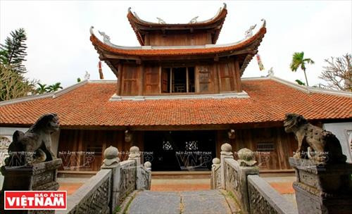 Bút Tháp cổ tự ảnh 1