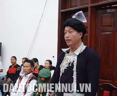 Nghệ nhân dân gian Chẻo Duồn Liềm, dân tộc Dao đến từ tỉnh Lào Cai, đóng góp ý kiến tại Hội nghị. Ảnh: Nam Sương