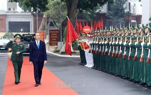 Chủ tịch nước Trần Đại Quang duyệt đội danh dự. Ảnh: Nhan Sáng-TTXVN Chủ tịch nước Trần Đại Quang duyệt đội danh dự. Ảnh: Nhan Sáng-TTXVN