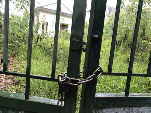 Công trình cụm nước sinh hoạt bị bỏ hoang. Ảnh: Nguyễn Thảo-TTXVN Công trình cụm nước sinh hoạt bị bỏ hoang. Ảnh: Nguyễn Thảo-TTXVN