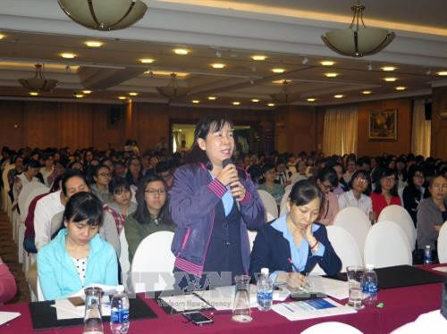 Đại diện Doanh nghiệp đối thoại với lãnh đạo Cục Thuế Thành phố. Ảnh: Hoàng Hải-TTXVN Đại diện Doanh nghiệp đối thoại với lãnh đạo Cục Thuế Thành phố. Ảnh: Hoàng Hải-TTXVN