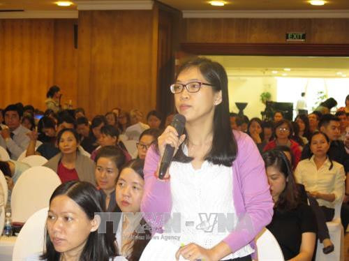 Đại diện Doanh nghiệp đối thoại với lãnh đạo Cục Thuế Thành phố. Ảnh: Hoàng Hải-TTXVN Đại diện Doanh nghiệp đối thoại với lãnh đạo Cục Thuế Thành phố. Ảnh: Hoàng Hải-TTXVN