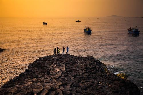 Bình minh trên Gành Đá Đĩa. Ảnh: Trọng Đạt Bình minh trên Gành Đá Đĩa. Ảnh: Trọng Đạt