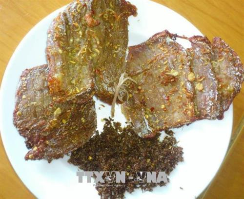 Bò một nắng - Muối kiến vàng, đặc sản vùng chảo lửa Tây Nguyên. Ảnh: Hồng Điệp - TTXVN Bò một nắng - Muối kiến vàng, đặc sản vùng chảo lửa Tây Nguyên. Ảnh: Hồng Điệp - TTXVN