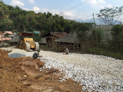 Tuyến đường đến trung tâm xã Mường Bám (huyện Thuận Châu) đang gấp rút được hoàn thành Tuyến đường đến trung tâm xã Mường Bám (huyện Thuận Châu) đang gấp rút được hoàn thành