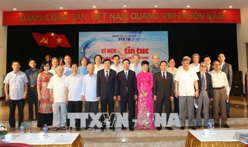 Đồng chí Võ Văn Thưởng, Ủy viên Bộ Chính trị, Bí thư Trung ương Đảng, Trưởng Ban Tuyên giáo Trung ương và các đại biểu dự lễ kỷ niệm. Ảnh: Doãn Tấn - TTXVN Đồng chí Võ Văn Thưởng, Ủy viên Bộ Chính trị, Bí thư Trung ương Đảng, Trưởng Ban Tuyên giáo Trung ương và các đại biểu dự lễ kỷ niệm. Ảnh: Doãn Tấn - TTXVN