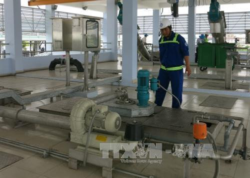 Nhà máy xử lý nước thải sinh hoạt thị xã Thuận An (Binh Dương) xây dựng từ ngân sách địa phương và nguồn vốn ODA của Nhật Bản. Ảnh: Hải Âu - TTXVN Nhà máy xử lý nước thải sinh hoạt thị xã Thuận An (Binh Dương) xây dựng từ ngân sách địa phương và nguồn vốn ODA của Nhật Bản. Ảnh: Hải Âu - TTXVN