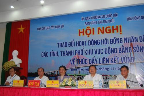 Hội nghị trao đổi hoạt động HĐND các tỉnh, thành phố khu vực đồng bằng sông Cửu Long về thúc đẩy liên kết vùng. Ảnh: Văn Trí - TTXVN. Hội nghị trao đổi hoạt động HĐND các tỉnh, thành phố khu vực đồng bằng sông Cửu Long về thúc đẩy liên kết vùng. Ảnh: Văn Trí - TTXVN.