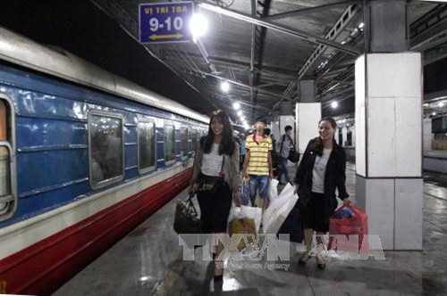 Công nhân TP Hồ Chí Minh về quê đón Tết Đinh Dậu năm 2017. Ảnh: Thanh Vũ-TTXVN Công nhân TP Hồ Chí Minh về quê đón Tết Đinh Dậu năm 2017. Ảnh: Thanh Vũ-TTXVN